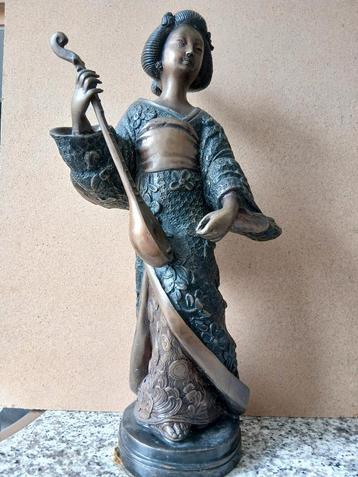 Mooie fraaie geisha van brons beschikbaar voor biedingen