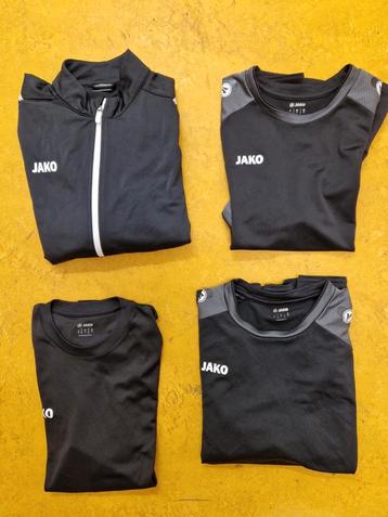 Jako trainings jasje + 3 voetbal shirts maat M beschikbaar voor biedingen