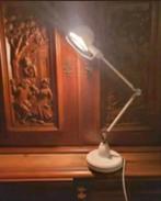 zuiver kelec wit metalen tafellamp, Huis en Inrichting, Lampen | Tafellampen, Ophalen of Verzenden, Zo goed als nieuw