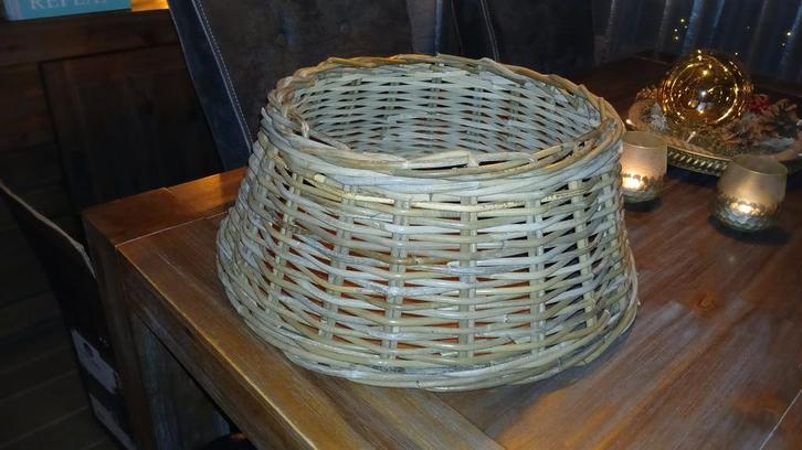 Rieten Rok/ Ring voor de kerstboom zgan!, Diversen, Kerst, Zo goed als nieuw, Ophalen of Verzenden