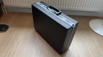 Samsonite attache koffer hardcase vintage beschikbaar voor biedingen