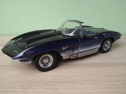 1961 Chevrolet Corvette Mako Shark Concept van UT Models, Hobby en Vrije tijd, Modelauto's | 1:18, Zo goed als nieuw, Auto, UT Models