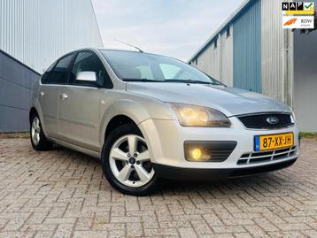 Ford Focus 1.6-16V Futura NIEUWE APK beschikbaar voor biedingen