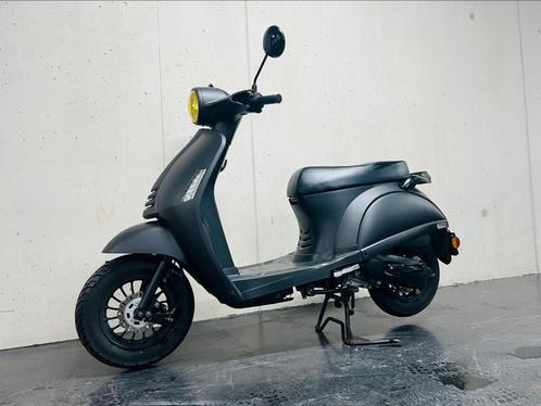 ZNEN Snorscooter scooter retroscooter retro nieuwstaat zgan, Fietsen en Brommers, Scooters | Overige merken, Zo goed als nieuw