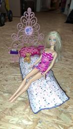 Barbie bed met pop, Kinderen en Baby's, Speelgoed | Poppen, Ophalen of Verzenden, Zo goed als nieuw