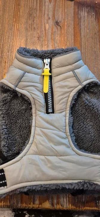 Leuke gevoerde body warmer /  voor kleine/middel grote hond. beschikbaar voor biedingen