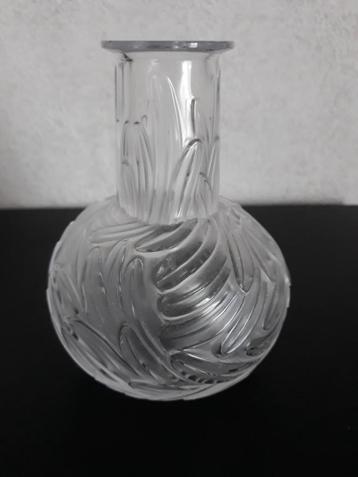 Lalique vaasje beschikbaar voor biedingen
