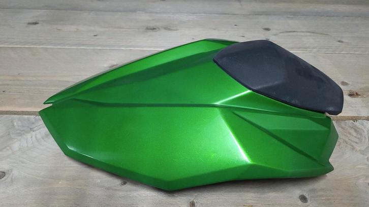 AKRAPOVIC uitlaat monoseat Seatcover Z800 valblokken, Motoren, Onderdelen | Kawasaki, Gebruikt, Ophalen of Verzenden