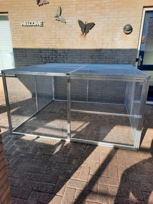 Ruime aluminium kippenren, Dieren en Toebehoren, Pluimvee | Toebehoren, Kippenhok of Kippenren, Ophalen