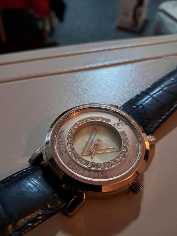 Louis Vuitton Dameshorloge, Sieraden, Tassen en Uiterlijk, Horloges | Dames, Gebruikt, Polshorloge, Overige merken, Staal, Leer