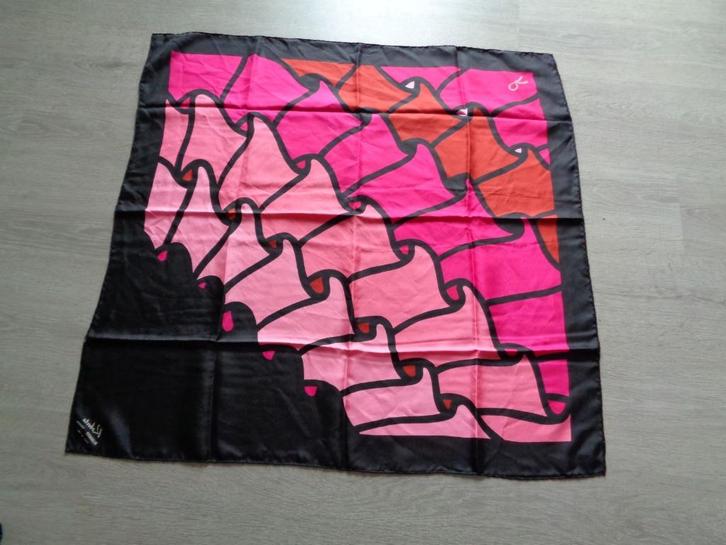 Roberta di Camerino vintage designer sjaal 100% zijde, Kleding | Dames, Mutsen, Sjaals en Handschoenen, Zo goed als nieuw, Sjaal