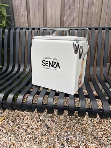 Senza retro cool box beschikbaar voor biedingen