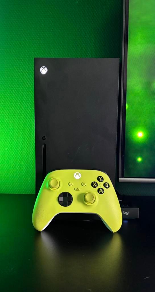 XBOX SERIES X incl. Originele controller, doos en factuur, Spelcomputers en Games, Spelcomputers | Xbox Series X en S, Zo goed als nieuw