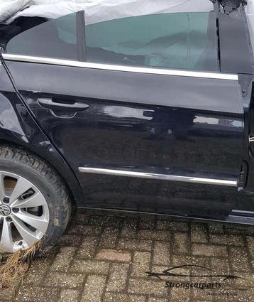 Deur portier VW Passat CC rechts achter lak schade.  beschikbaar voor biedingen