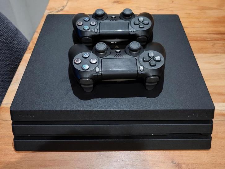 PlayStation 4 Pro - 1TB - Met 2 Controllers, Spelcomputers en Games, Spelcomputers | Sony PlayStation 4, Gebruikt, Pro, 1 TB, Met 2 controllers