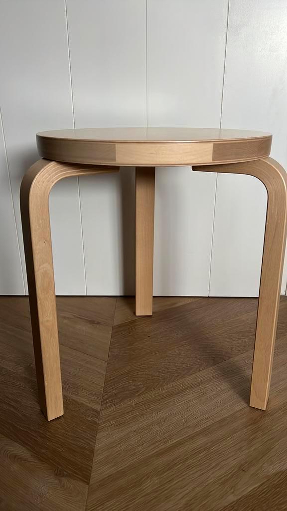 Artek kruk 60, Huis en Inrichting, Krukjes, Gebruikt, Hout, Ophalen