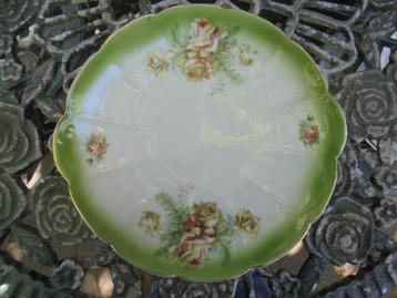 Porseleine schaaltje met grote Engelse pastel roze roos beschikbaar voor biedingen