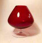 Mooie glazen vaas, kelk van rood glas, Huis en Inrichting, Woonaccessoires | Vazen, Verzenden, Minder dan 50 cm, Rood, Glas