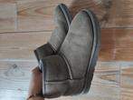 Ugg Uggs classic mini grijs 38, Kleding | Dames, Schoenen, UGG, Ophalen of Verzenden, Gedragen, Pantoffels of Sloffen