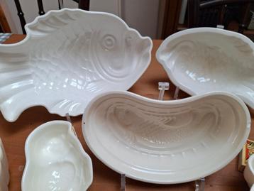 .Servies soc. Wit. Ceram puddingvormen  beschikbaar voor biedingen