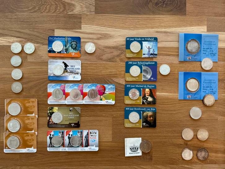 Zilveren Vijfjes & Tientjes Collectie 5 euro 10 gulden KNM, Postzegels en Munten, Munten | Nederland, Setje, Overige waardes, Koningin Beatrix