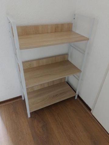Boekenrek/schoenenrek beschikbaar voor biedingen