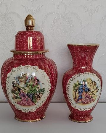 PRACHTIGE VINTAGE SET van 2 vazen van het merk M.DEPOSE beschikbaar voor biedingen
