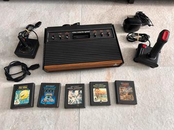 Atari 2600 light sixer met veel spellen beschikbaar voor biedingen