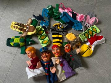 16 poppenkast / handpoppen 12 dieren en 4 vintage beschikbaar voor biedingen