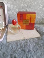 parfumminiatuur met doosje parfum de patou, Ophalen, Zo goed als nieuw, Miniatuur, Gevuld