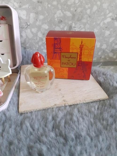 parfumminiatuur met doosje parfum de patou, Verzamelen, Parfumverzamelingen, Zo goed als nieuw, Miniatuur, Gevuld, Ophalen