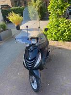 Piaggio zip matzwart 2011 (blauw kenteken), Fietsen en Brommers, Scooters | Piaggio, Ophalen, Gebruikt, Zip, Benzine