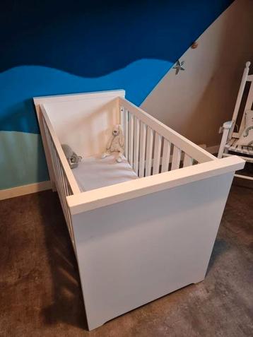 Complete babykamer beschikbaar voor biedingen