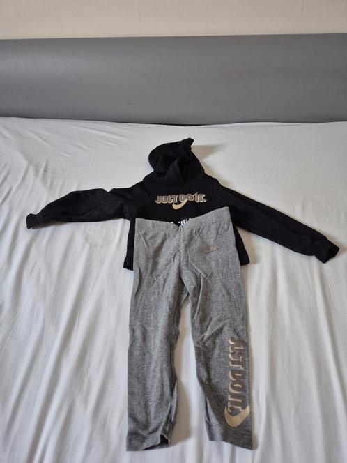 Nike Meisjes Set - Maat 98, Kinderen en Baby's, Kinderkleding | Kinder-kledingpakketten, Gebruikt, Maat 98, Ophalen of Verzenden