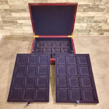 Accesories - KNM muntbox showcase 36-vaks beschikbaar voor biedingen