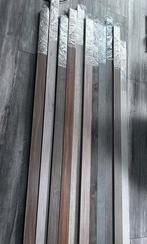 Partij 30 stuks plinten 3.50euro per stuk, Doe-het-zelf en Verbouw, Plinten en Afwerking, Ophalen, Nieuw, Mdf, 200 tot 250 cm