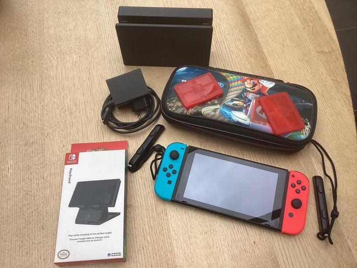 Nintendo switch met spellen en fitring, Spelcomputers en Games, Spelcomputers | Nintendo Switch, Zo goed als nieuw, Switch Original