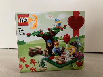 LEGO 40236 – Romantic Valentine Picnic, volledig nieuw beschikbaar voor biedingen