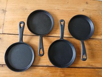 Set van 4 mini koekenpannen, gietijzer beschikbaar voor biedingen