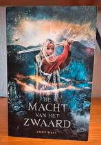 Anne West - De macht van het zwaard, Anne West, Ophalen of Verzenden, Zo goed als nieuw, Nederland