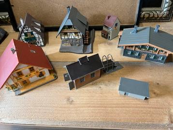 Spoorbaan huisjes. 6 beschikbaar voor biedingen