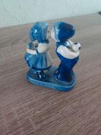 Te koop kussend paartje delfts blauw 9cm 8€ (NIET PER POST), Verzamelen, Beelden en Beeldjes, Ophalen, Zo goed als nieuw, Mens