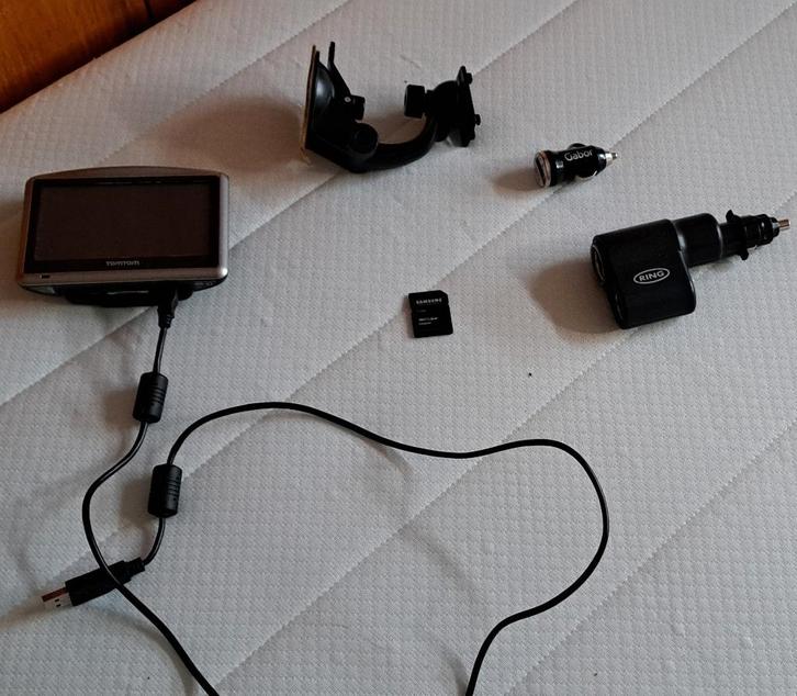 te koop zwarte tom tom met alles erb, Auto diversen, Autonavigatie, Nieuw, Ophalen of Verzenden