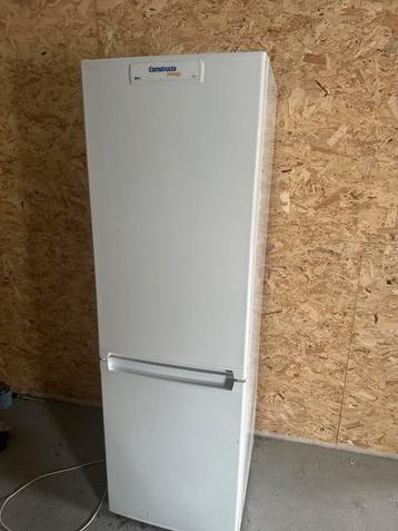 Koelkast met vriezer A++ - 3 jaar oud beschikbaar voor biedingen