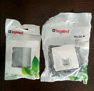 Nieuwe Legrand Niloé RJ11 contactdoos telefoon + afdekplaat  beschikbaar voor biedingen