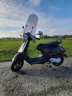 Prachtige Vespa sprint 50, Fietsen en Brommers, Scooters | Vespa, Ophalen, Maximaal 45 km/u, Vespa S, Zo goed als nieuw