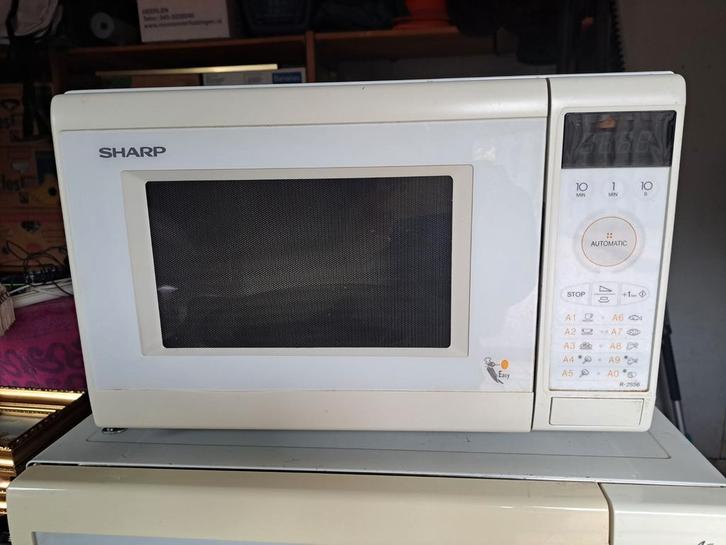 Sharp Magnetron - Gebruikt, Witgoed en Apparatuur, Magnetrons, Gebruikt, Vrijstaand, Magnetron, 45 tot 60 cm, Draaiplateau, Ophalen