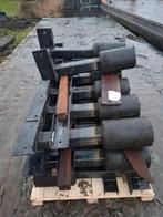 Stalen paalopzetters met larik palen, Doe-het-zelf en Verbouw, Metalen, Ophalen, Gebruikt, IJzer