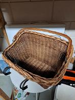 Rieten fietsmand met hengsel, Ophalen
