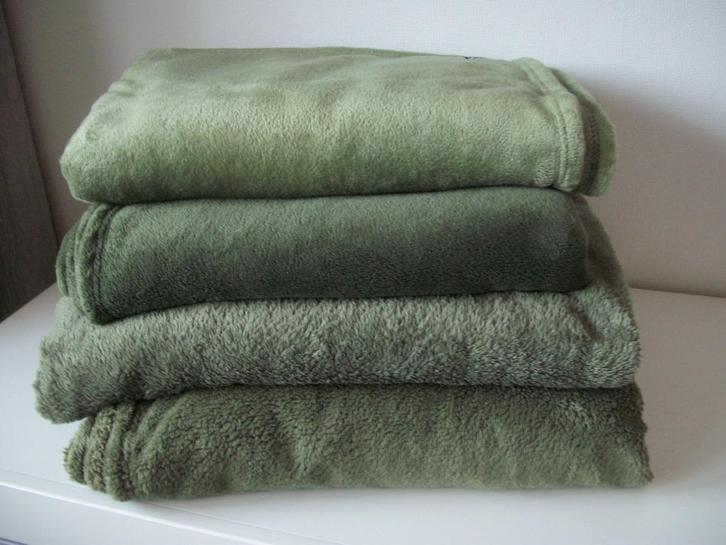 4x Woondeken Groen - Unique - 200 x 150 cm - p.stuk - zgan, Huis en Inrichting, Woonaccessoires | Plaids en Woondekens, Zo goed als nieuw